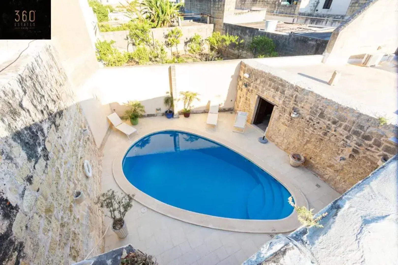 Beautiful, Designer villa with Private pool & BBQ by 360 Estates