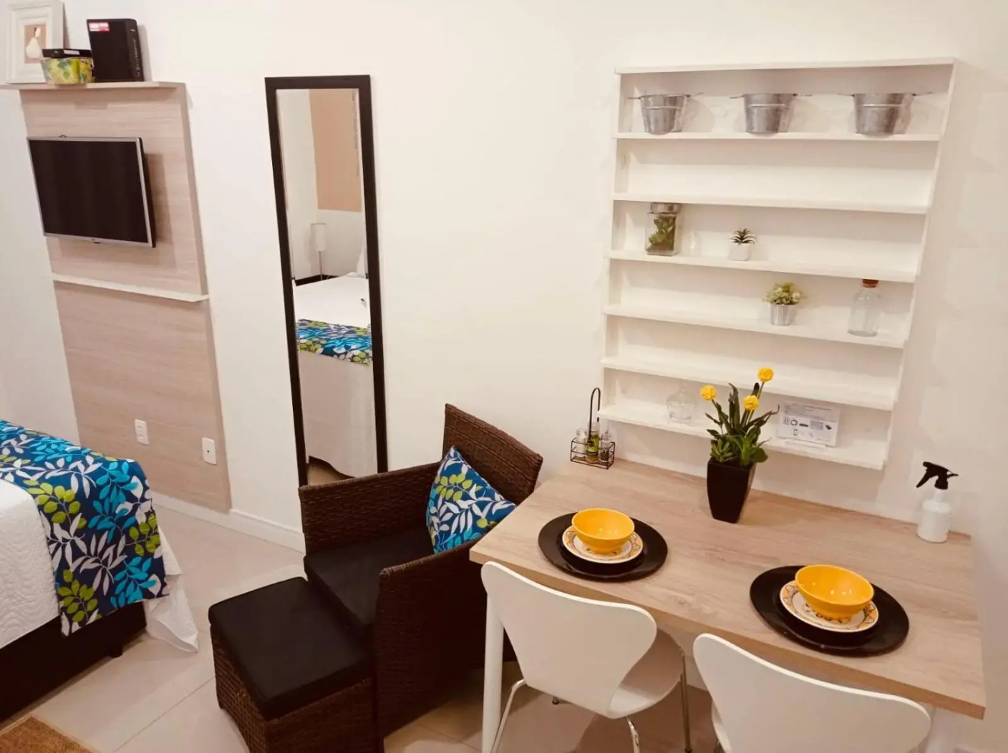 Flat Granja Viana - espaço e conforto