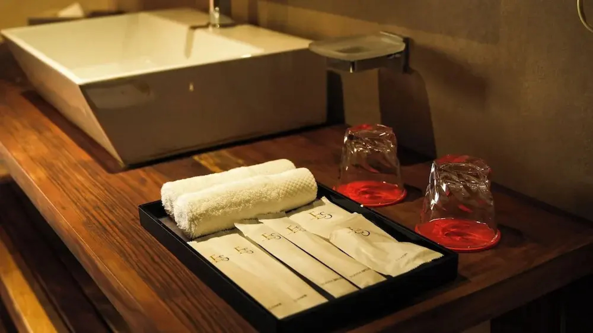 The 33rd Executive Suites