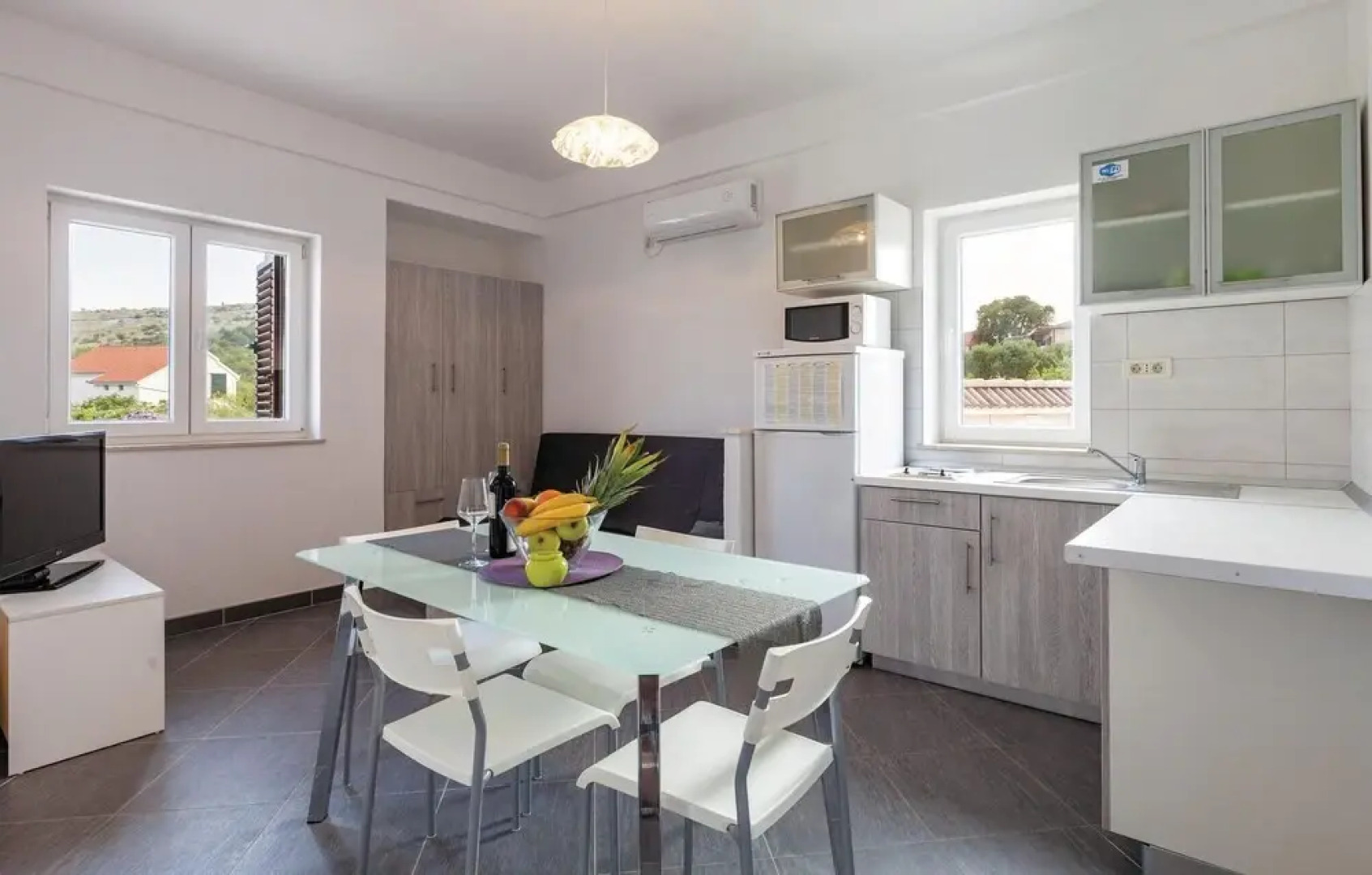 Awesome Home in Seget Gornji With Sauna, Wifi and 8 Bedrooms