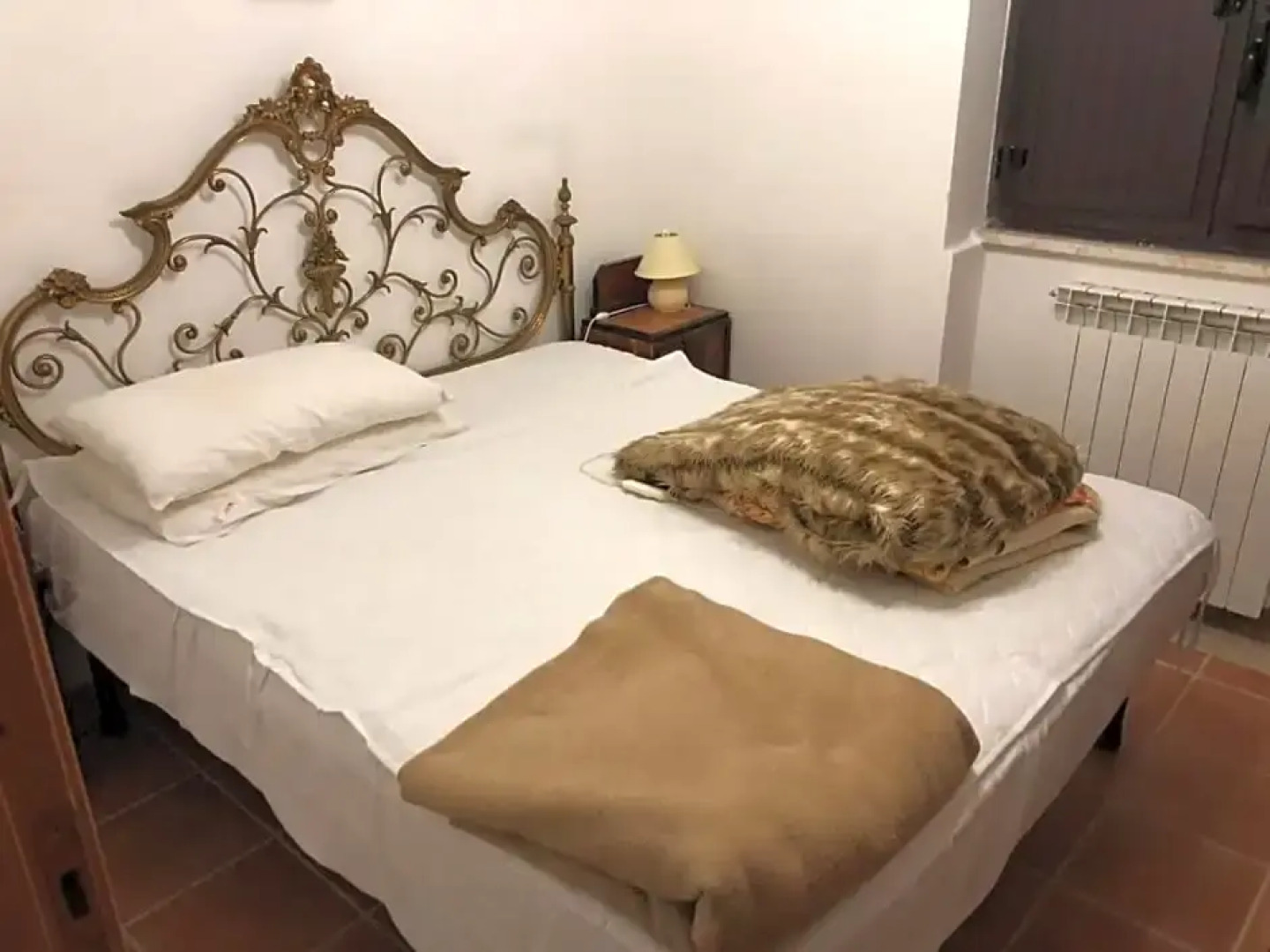 Secluded Villa in Parenti with Garden