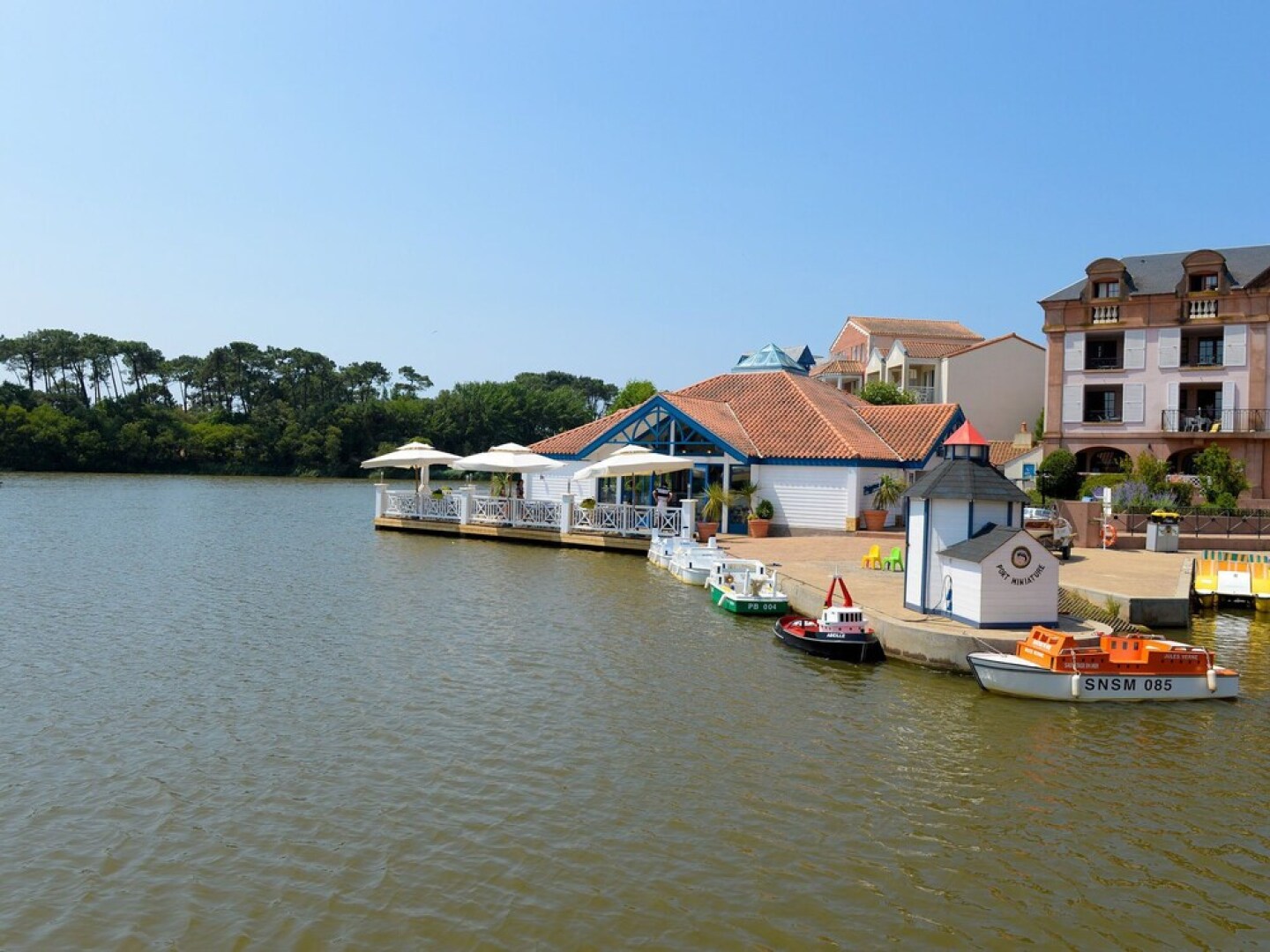 Stylish Holiday Home Located Near a Lake in the Vendée