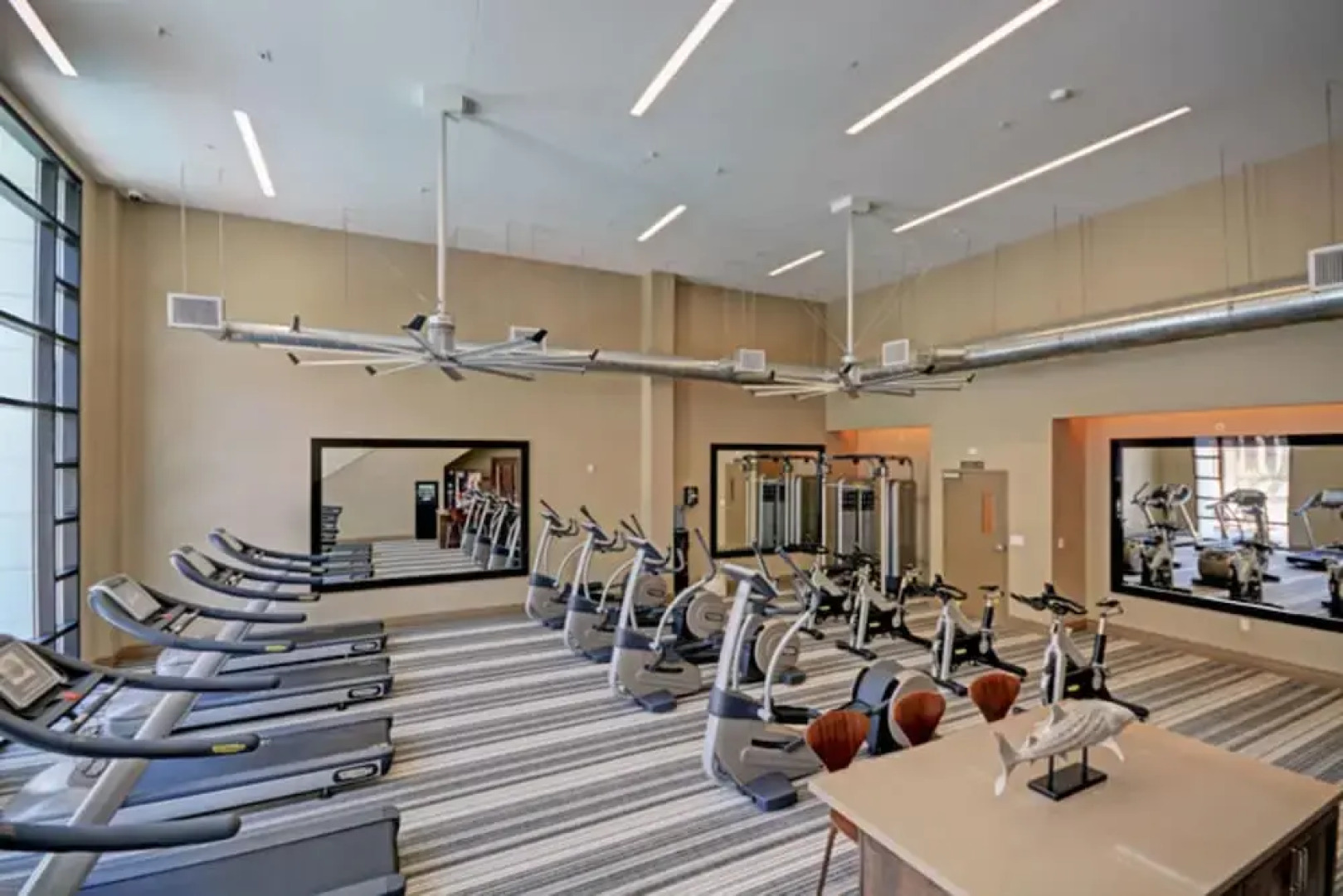 Global Luxury Suites Baypointe Station