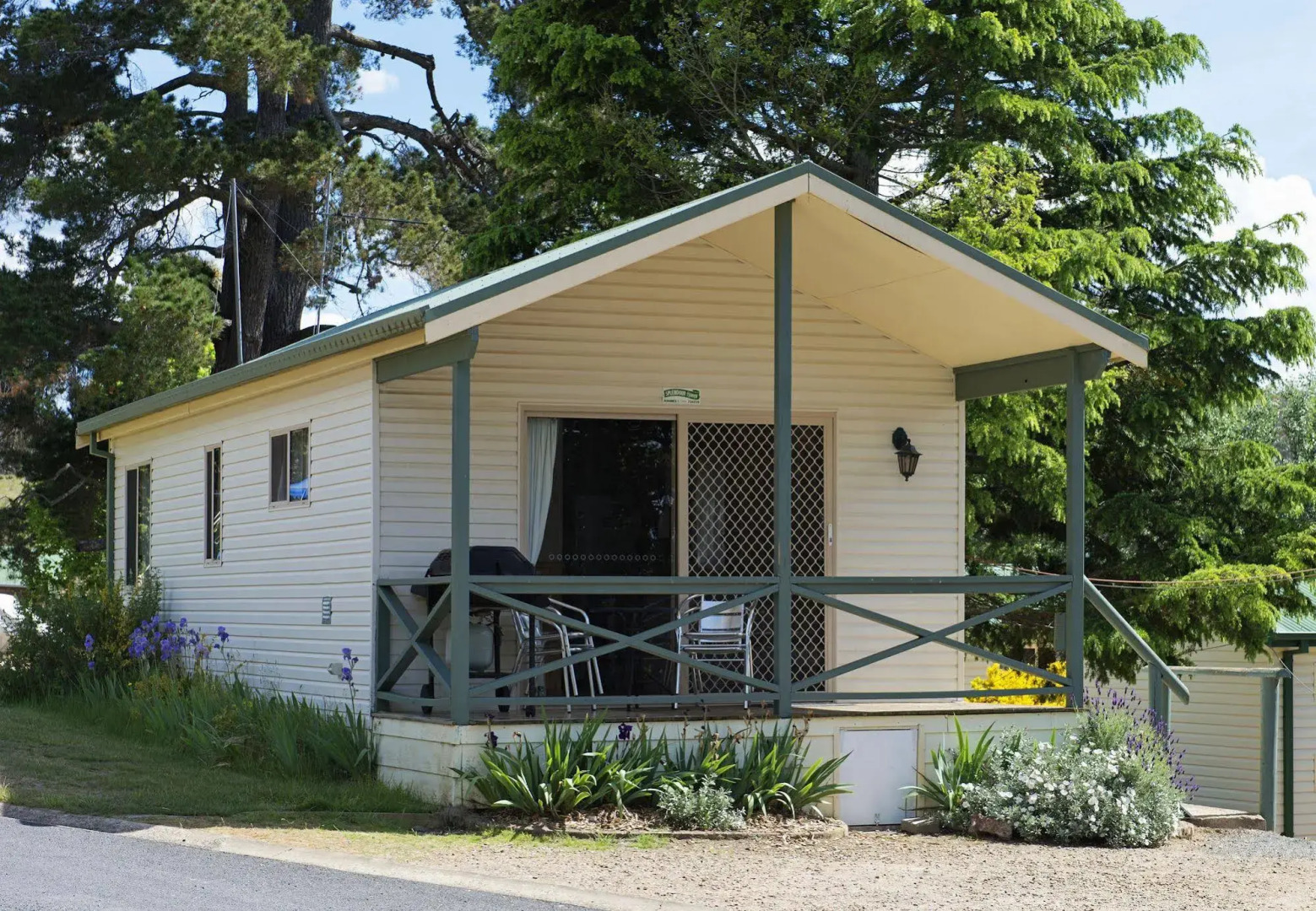Rainbow Pines Tourist Caravan Park
