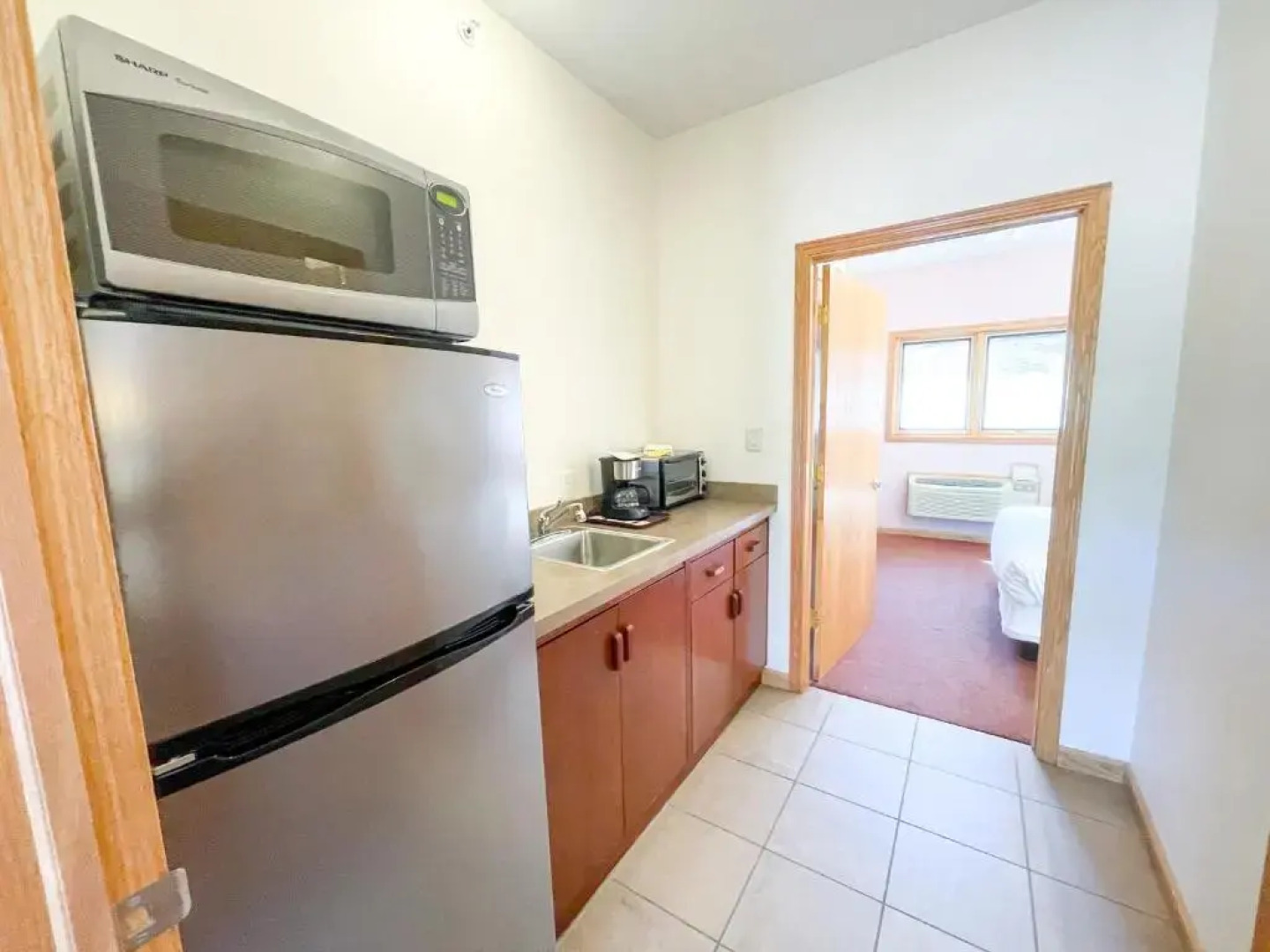 Lake Bluff Inn and Suites