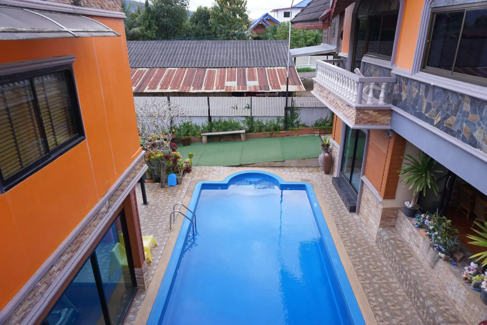 Phuruaboutique Hotel & Saunas