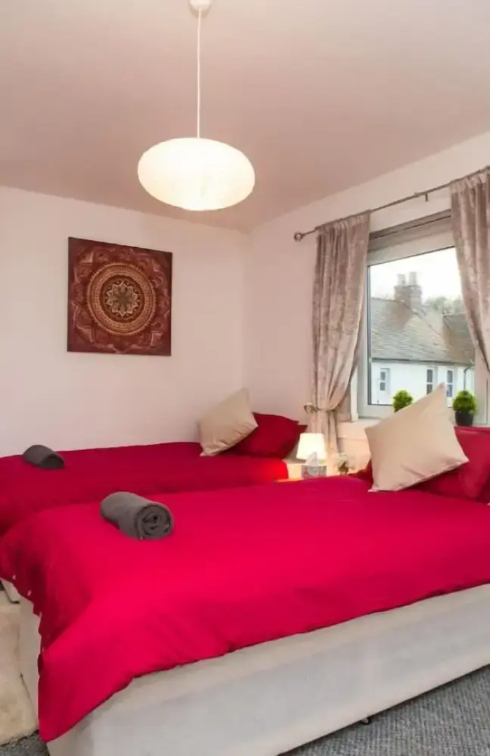 Two Bedroom House by Klass Living Serviced Accommodation Hamilton - Kenmar House With Parking & WiFi