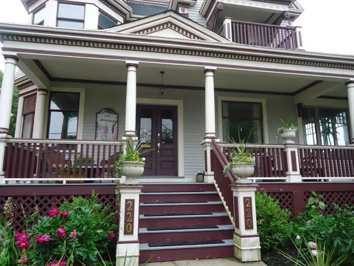 Mahogany Manor Bed & Breakfast