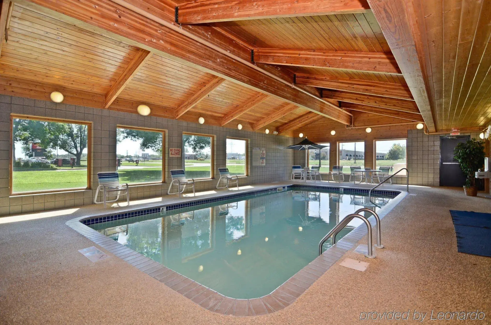 Stillwater Inn & Suites