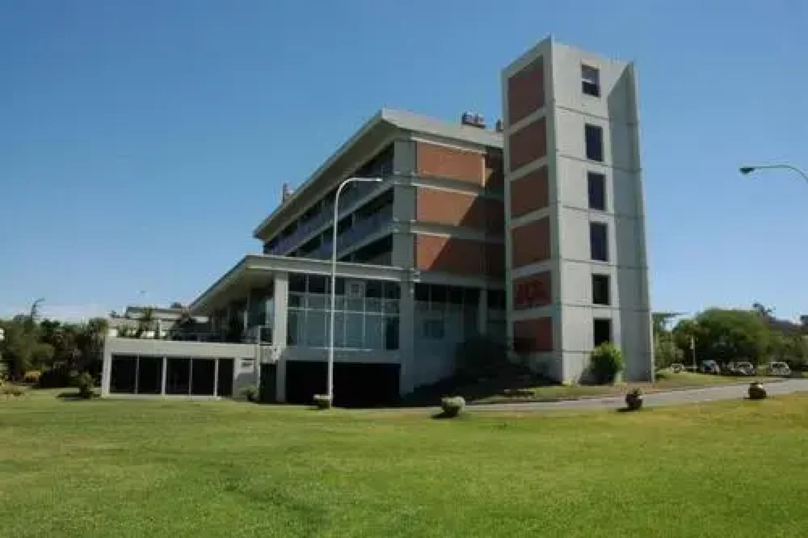 Hotel Dr. Cesar C. Carman