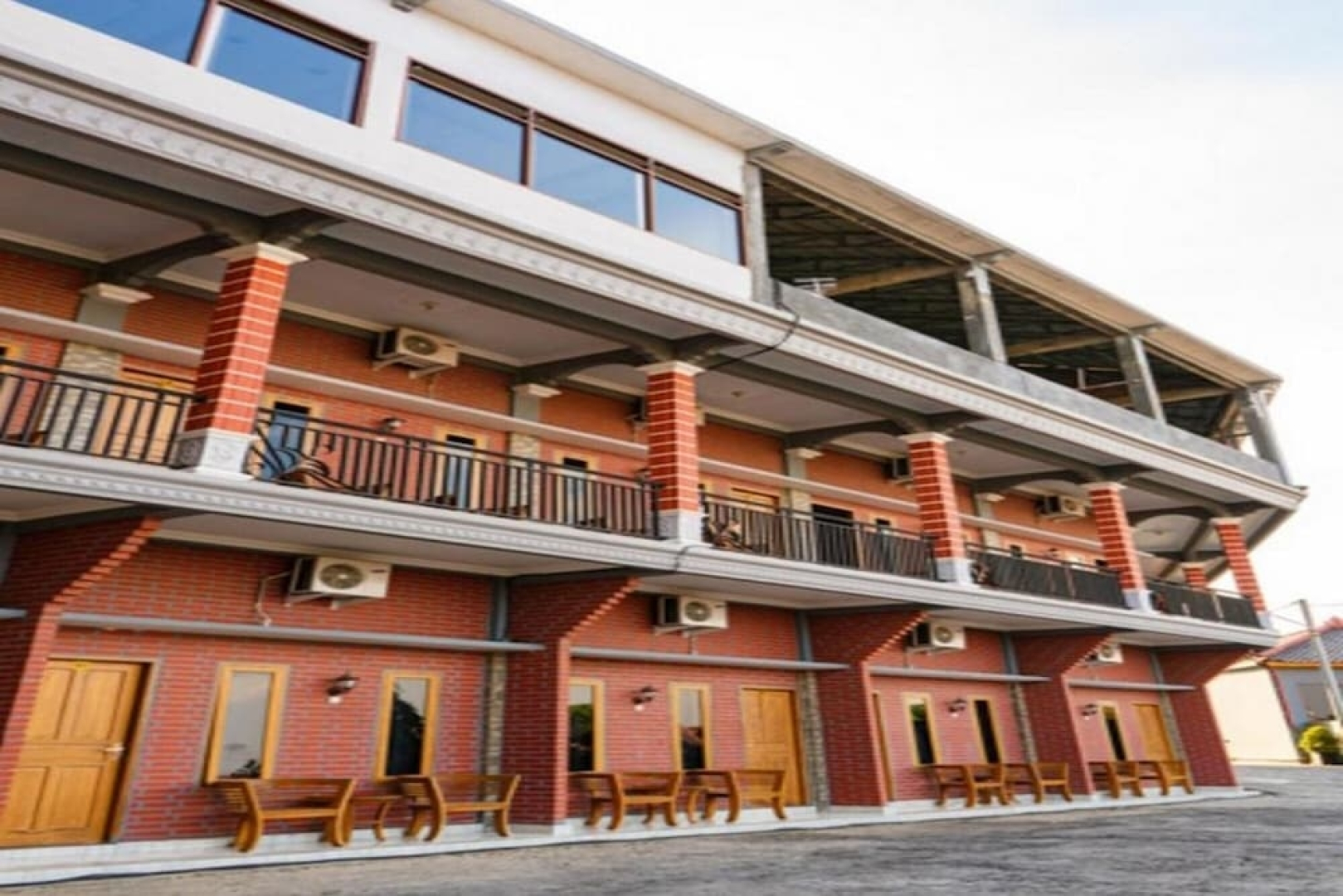 RedDoorz Near Jimbaran Market Bandungan