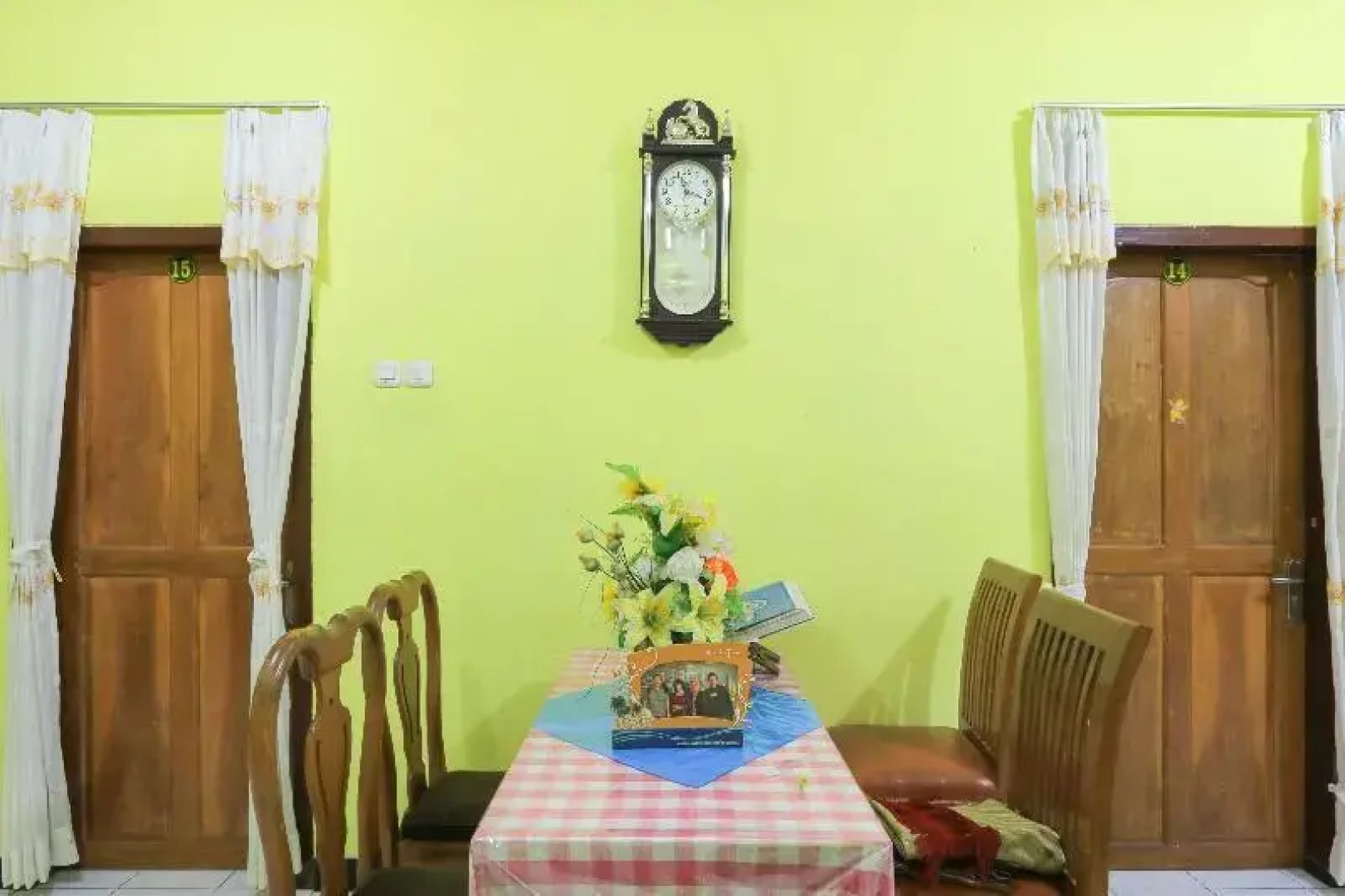 SPOT ON 2440 Wallet Family Residence