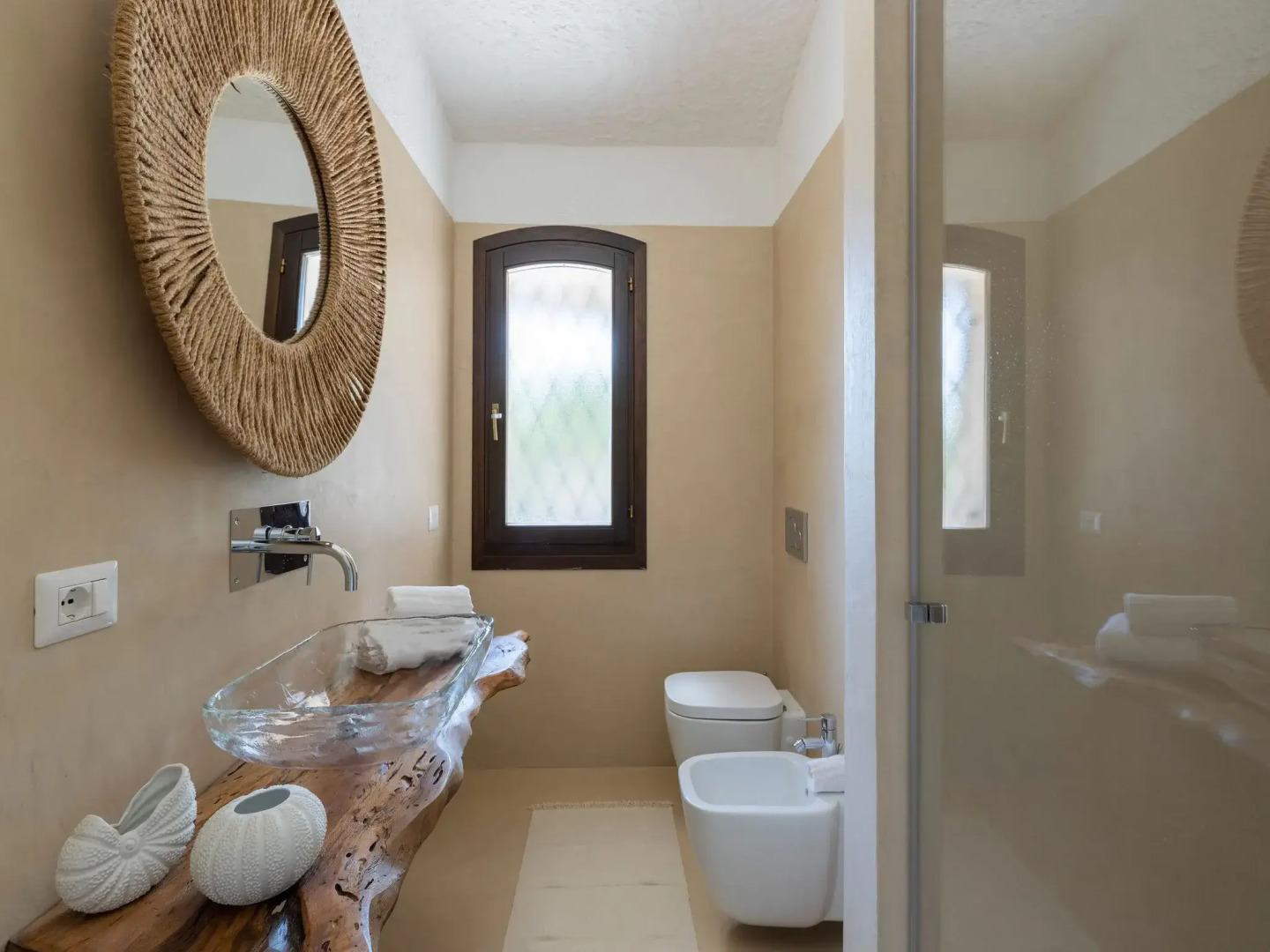 Luxe Cote Stay- Elegant Villa