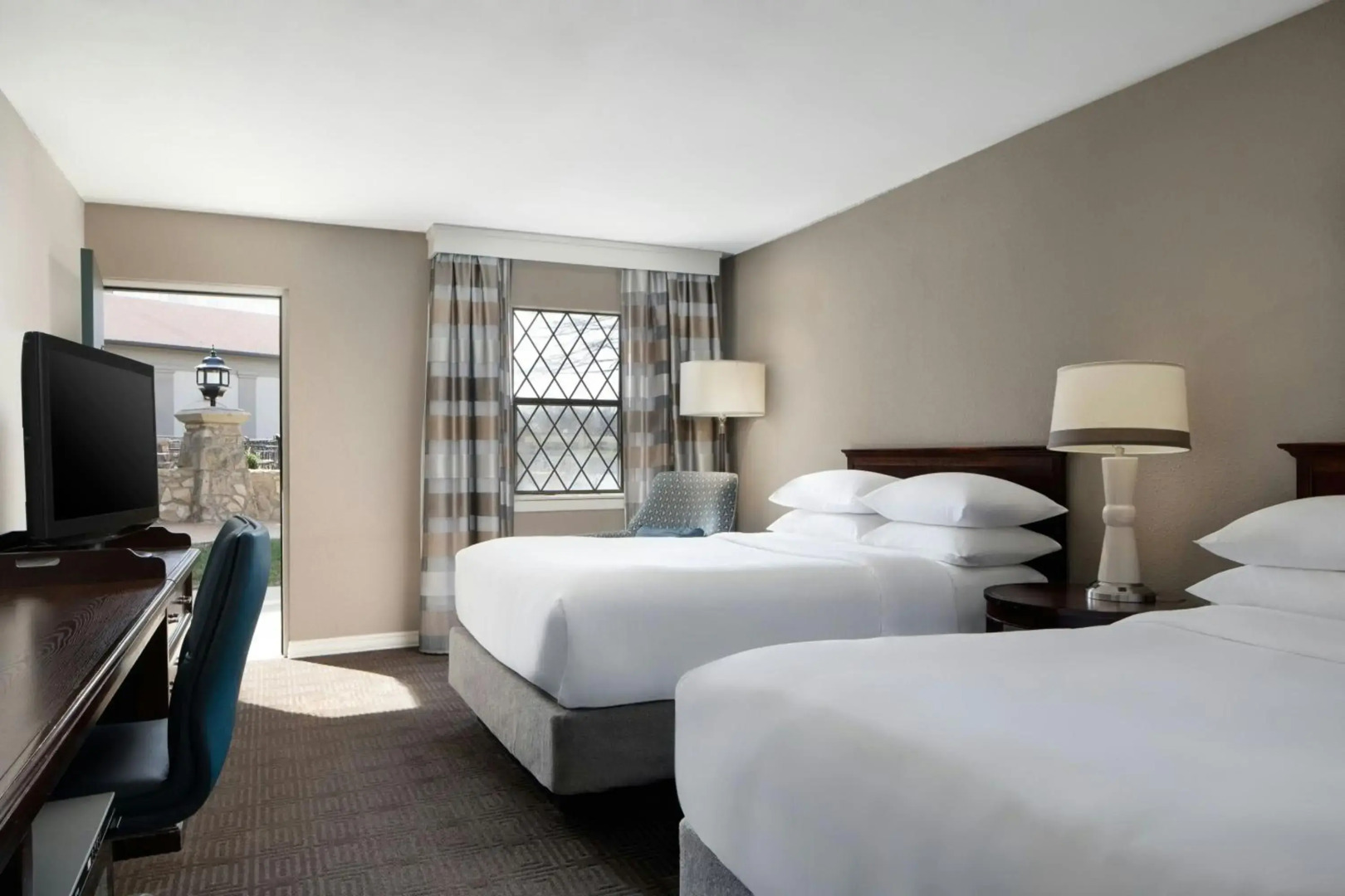 Sheraton Westport Chalet Hotel St. Louis