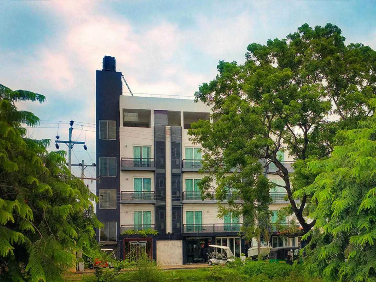 Earl's Red Passikudah