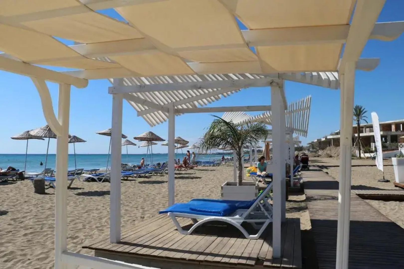 Apartamenty na beregu morja v Tsezar' Bich 3-3