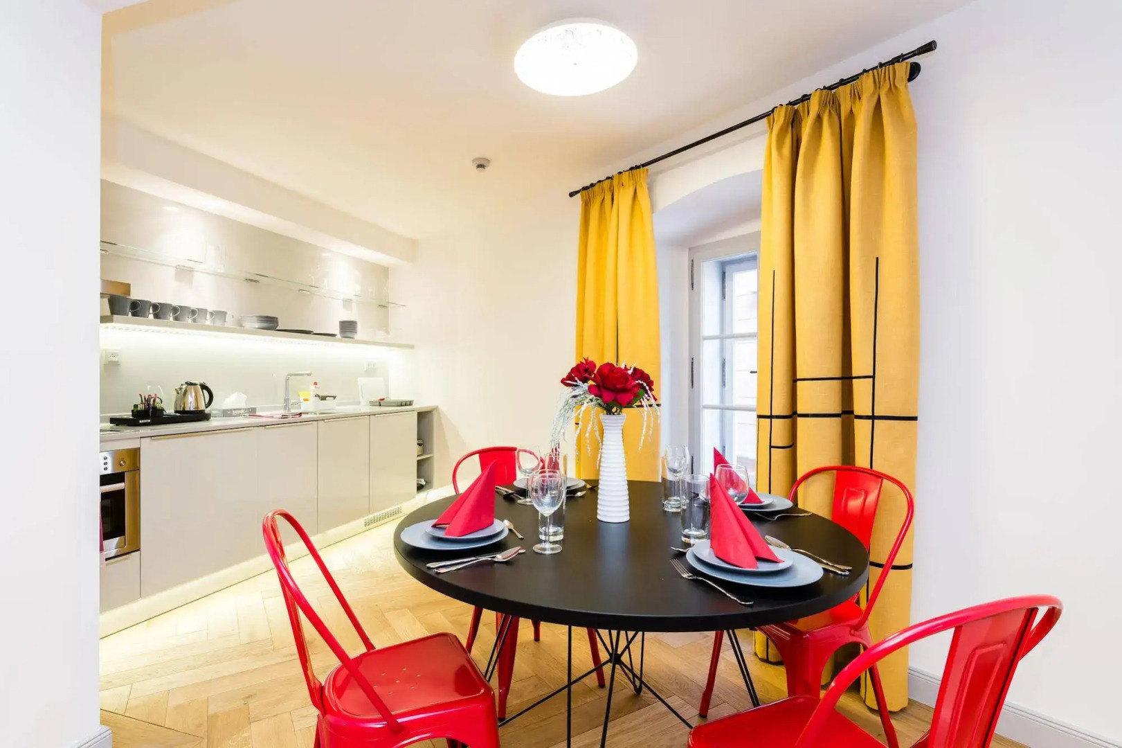 Old Royal Post Boutique Hotel & Premium Suites