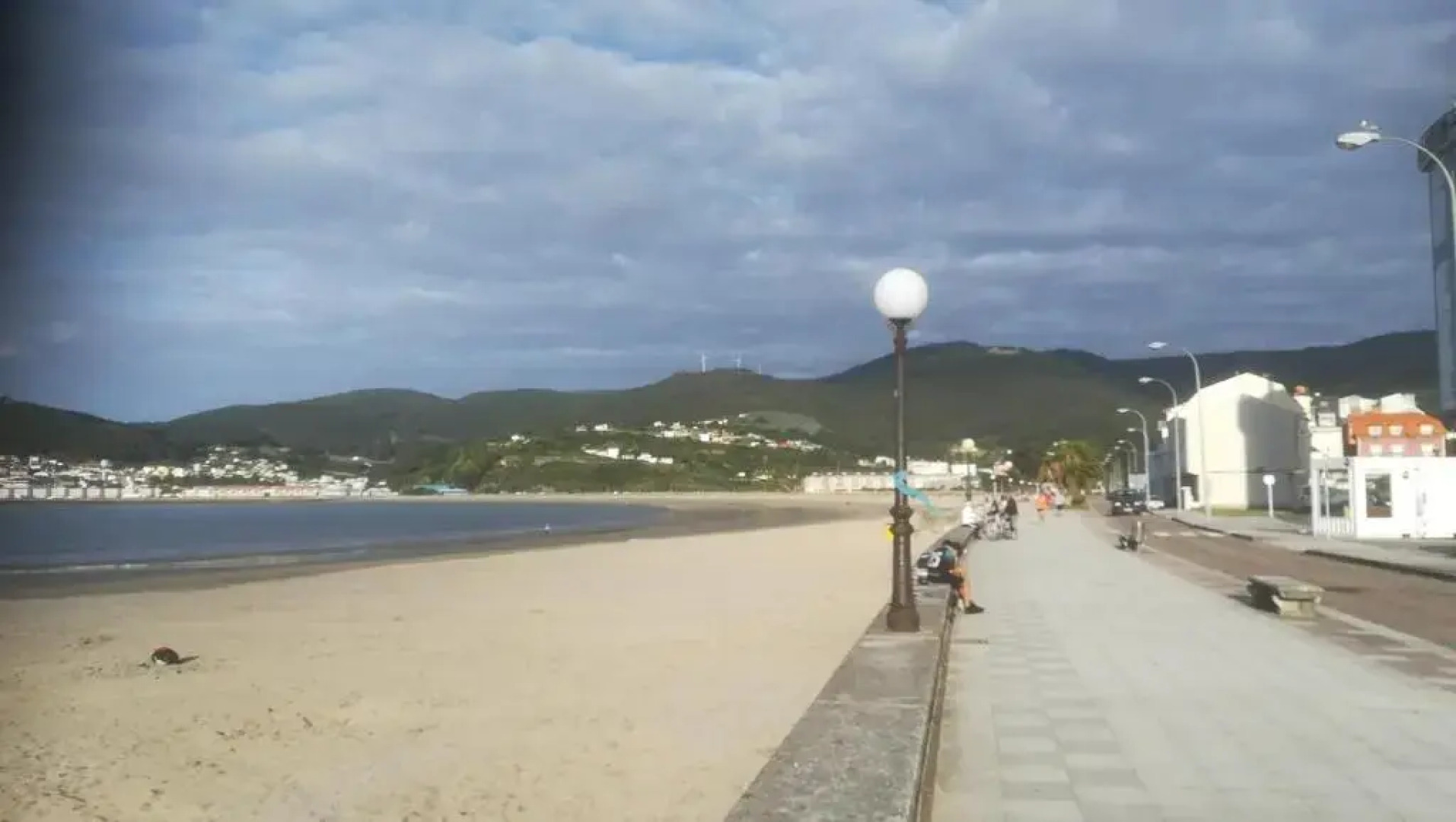 10 mts de la Playa de Covas - Vivero con piscina
