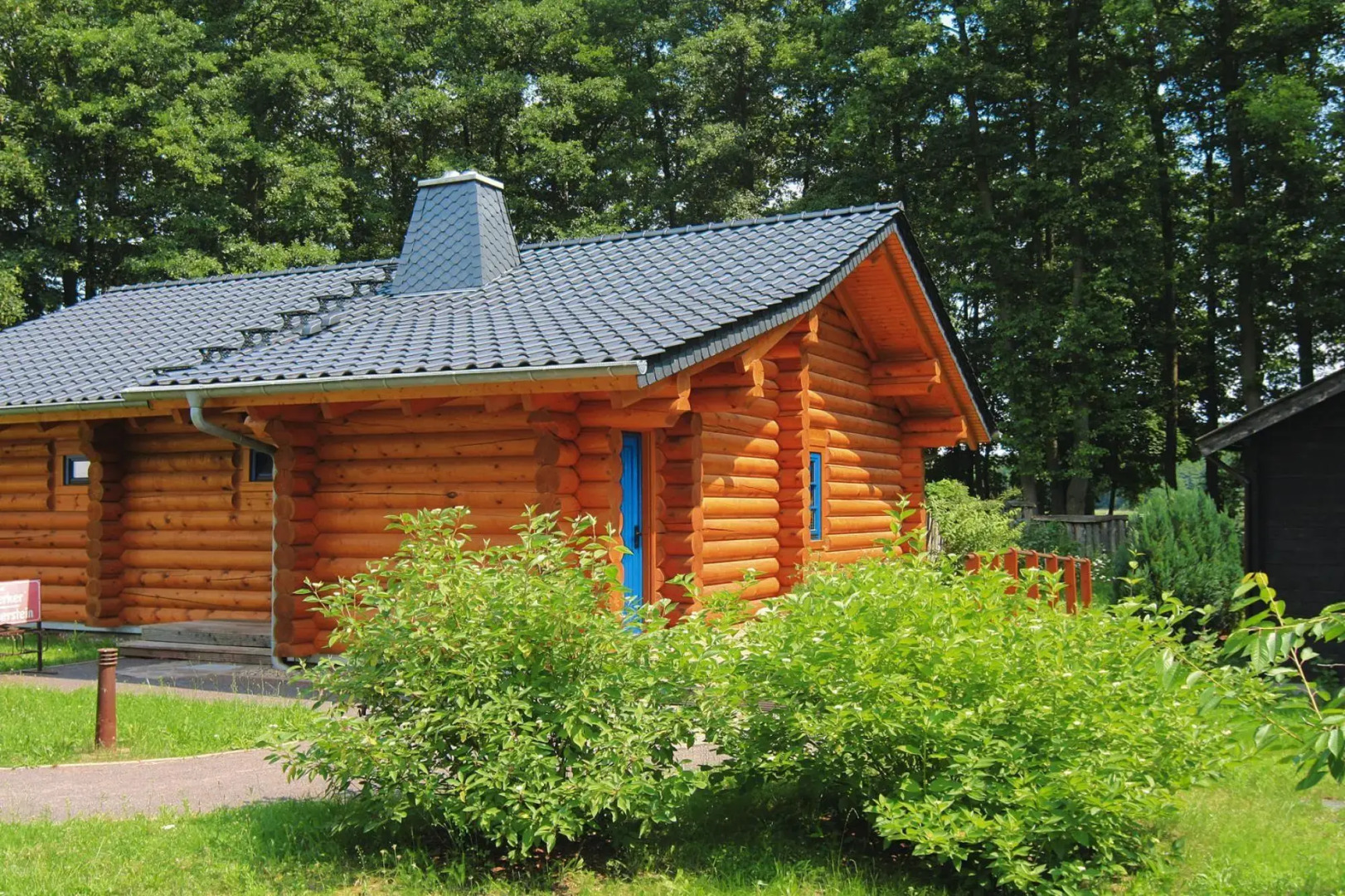 Log Cabin by Fahrsee With Lake Sauna