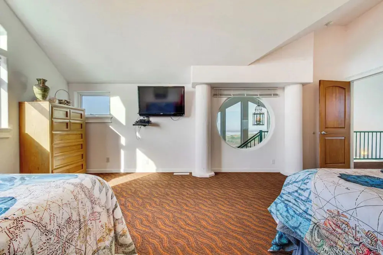 'oceanfront Castle' w/ Hot Tub & Game Room