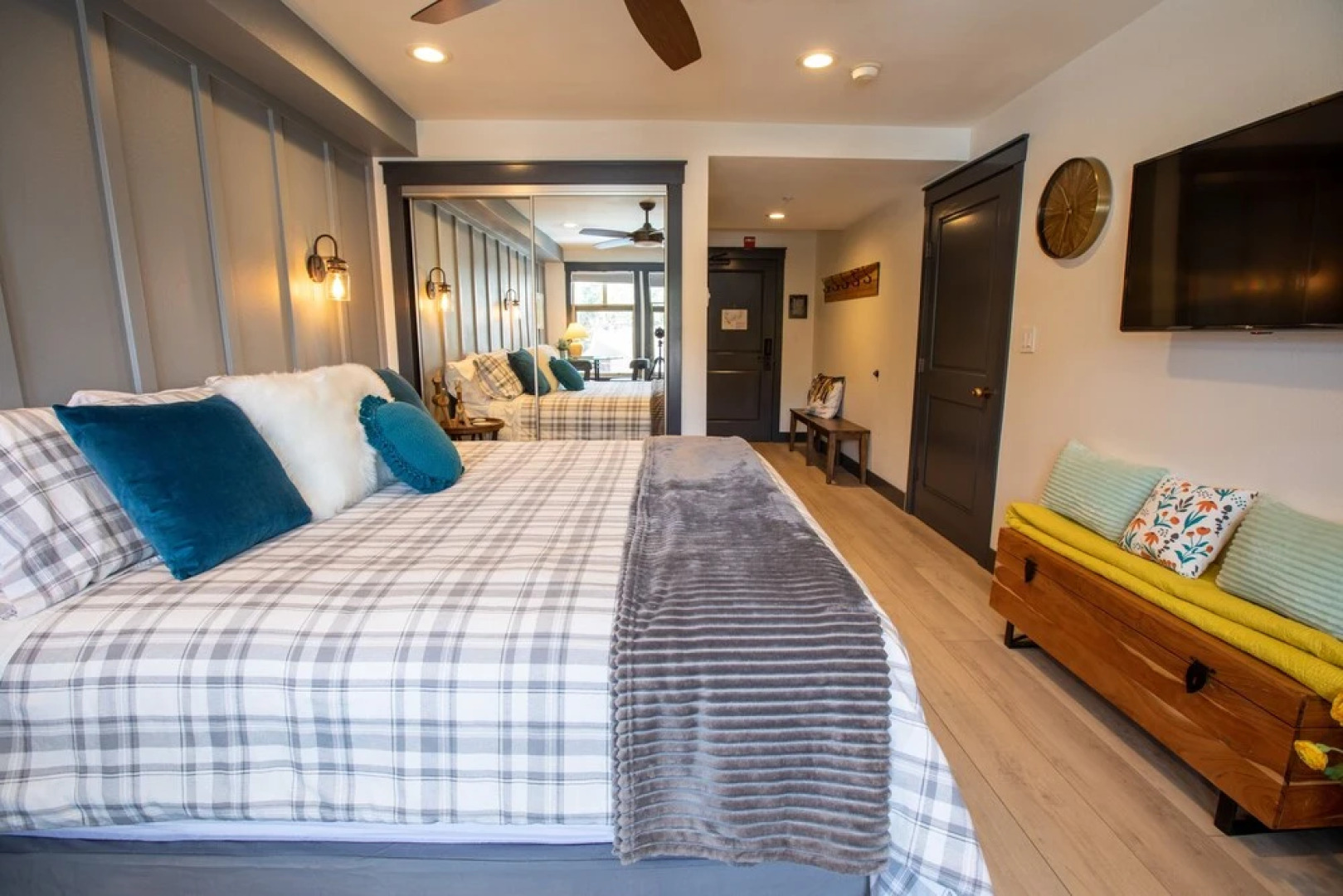 1303 - Two Bedroom Deluxe Eagle Springs West 2 Condo by RedAwning