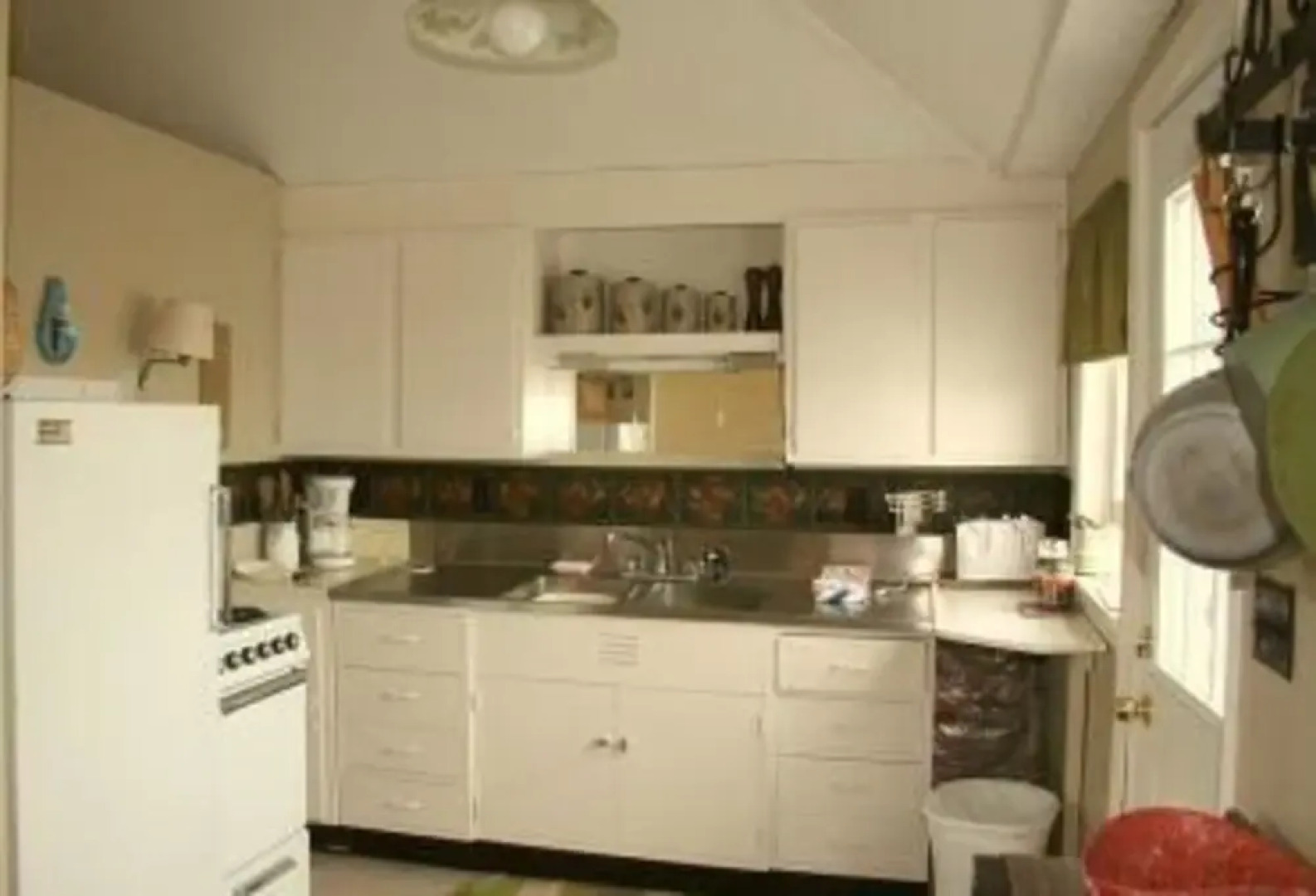 Harborside Cottage - One Bedroom Home