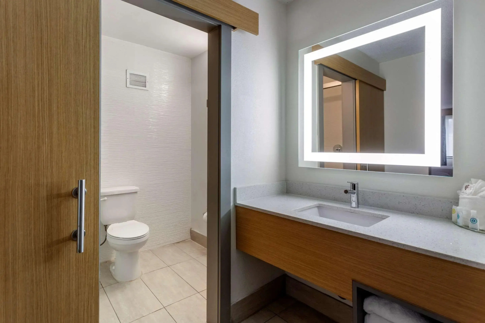 Comfort Inn & Suites Nashville Downtown – Stadium