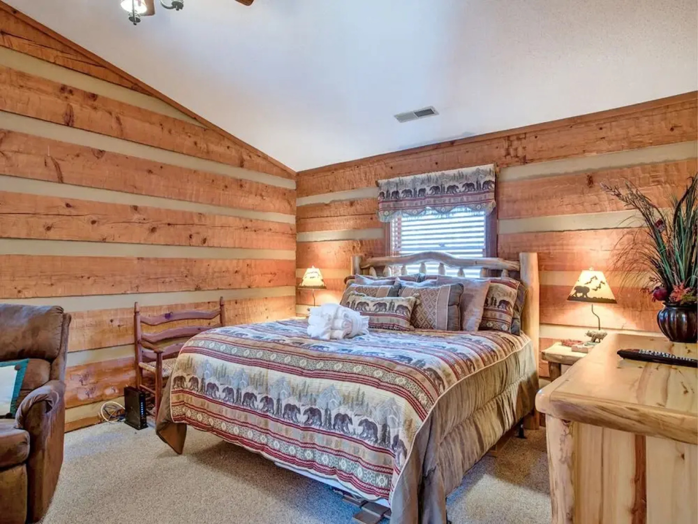 Resting Bears - Three Bedroom Cabin