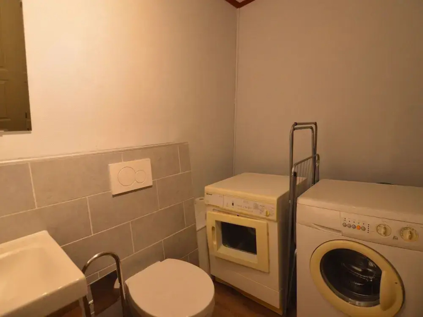 Lovely Holiday Home in Kaatsheuvel With Bubble Bath