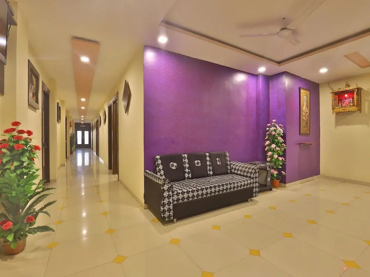 OYO 11867 Hotel Nilkanth Inn