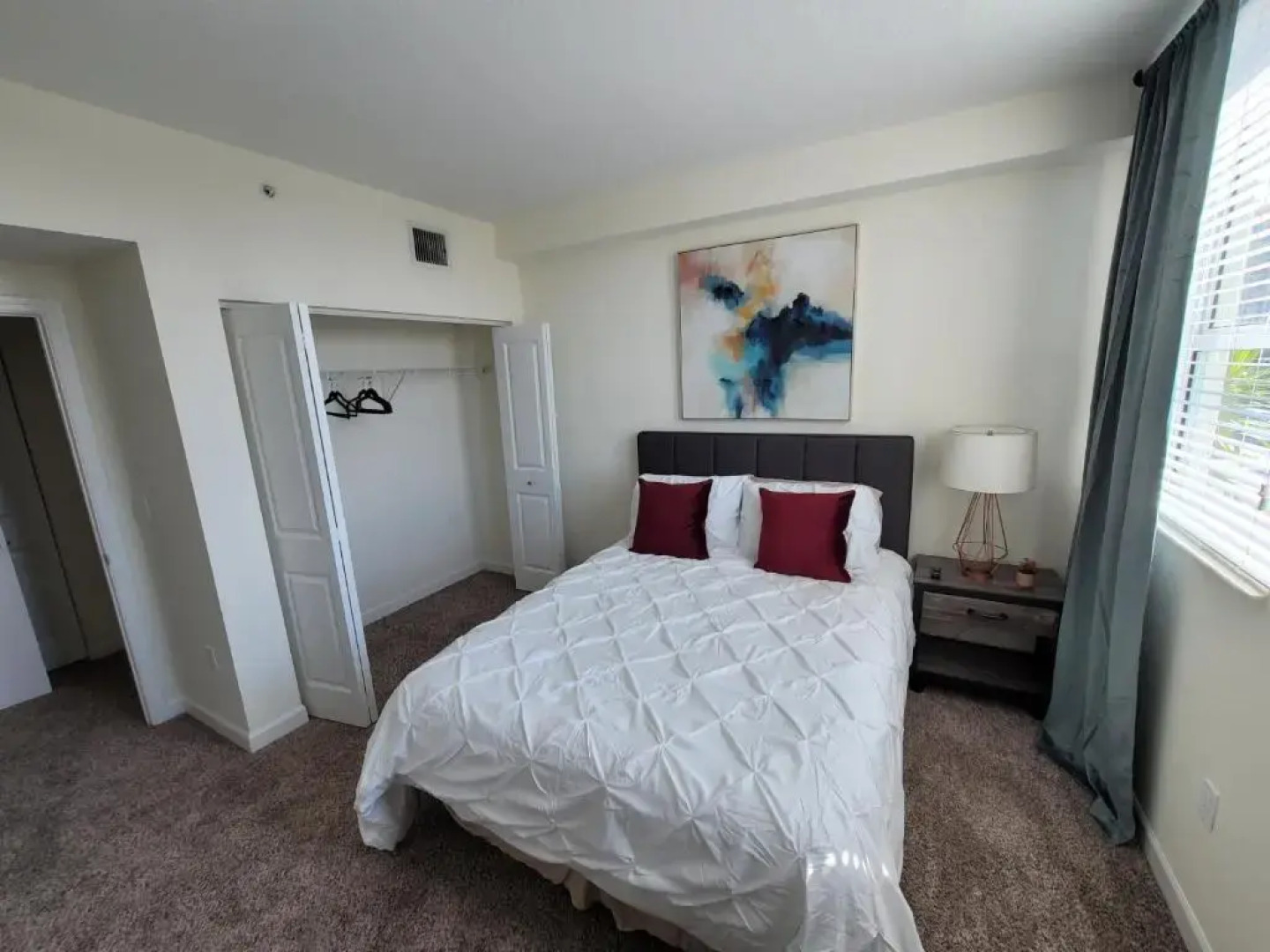 2br2bd, Downtown, Cal King