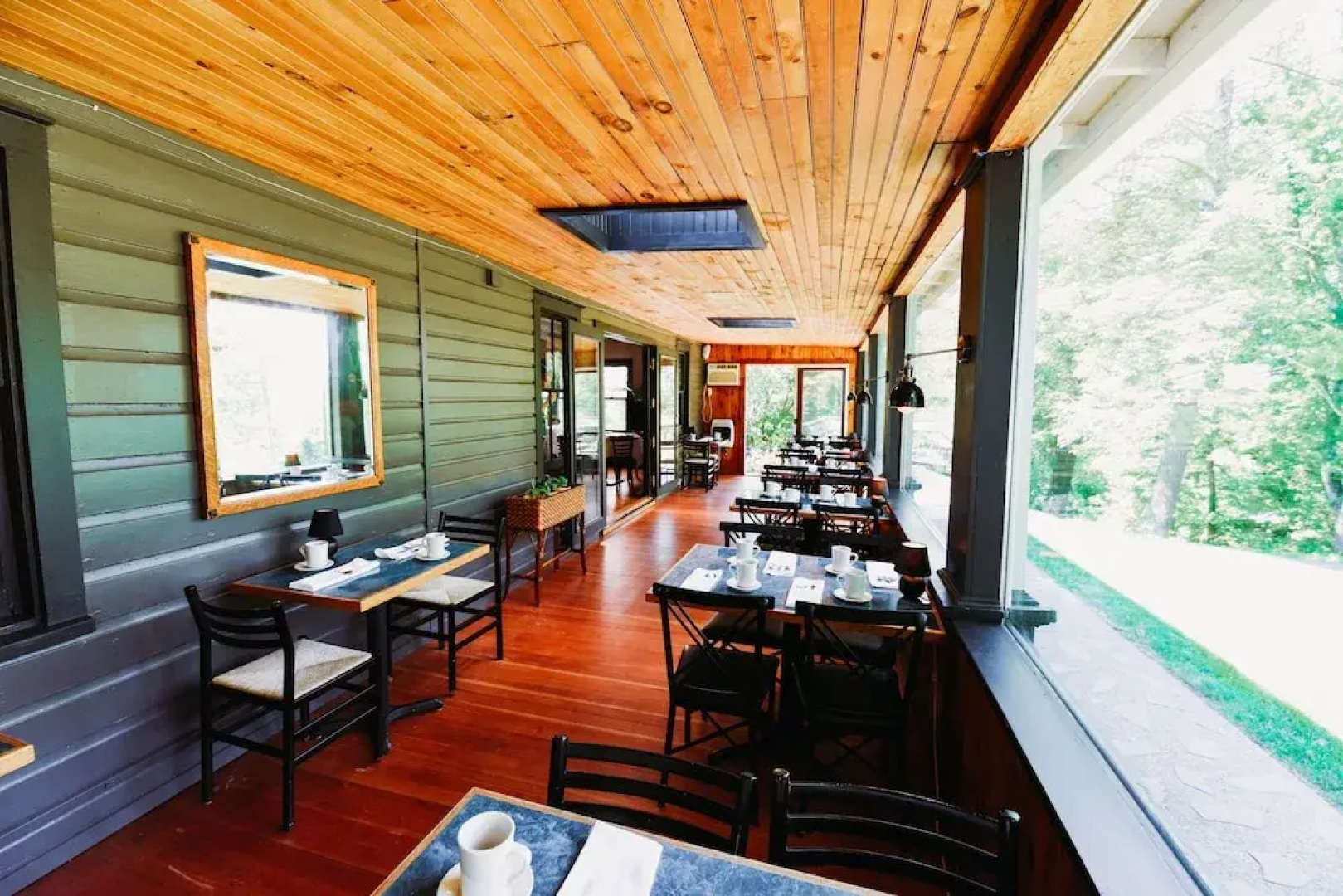 Rainbow Mountain Resort