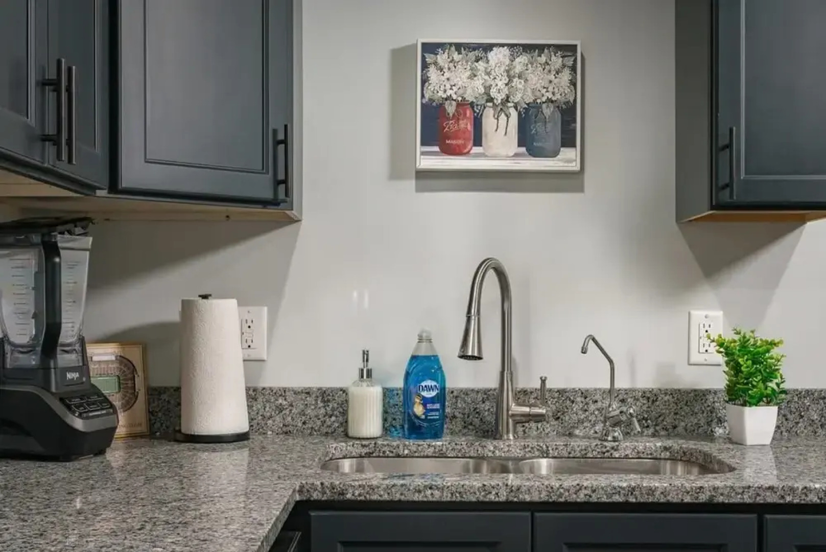 The Lucky Charm   Home of the Fighting Irish  BBQ  Games  3-Bedrooms