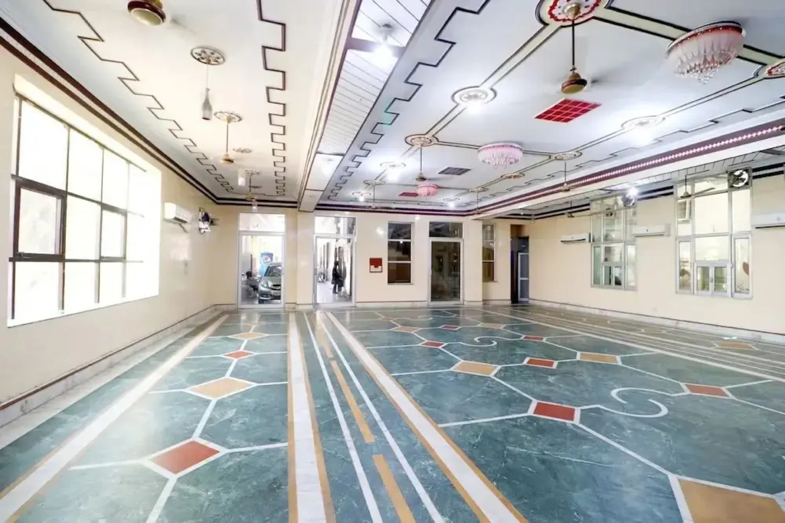 Hotel Shahi Mahal by OYO Rooms