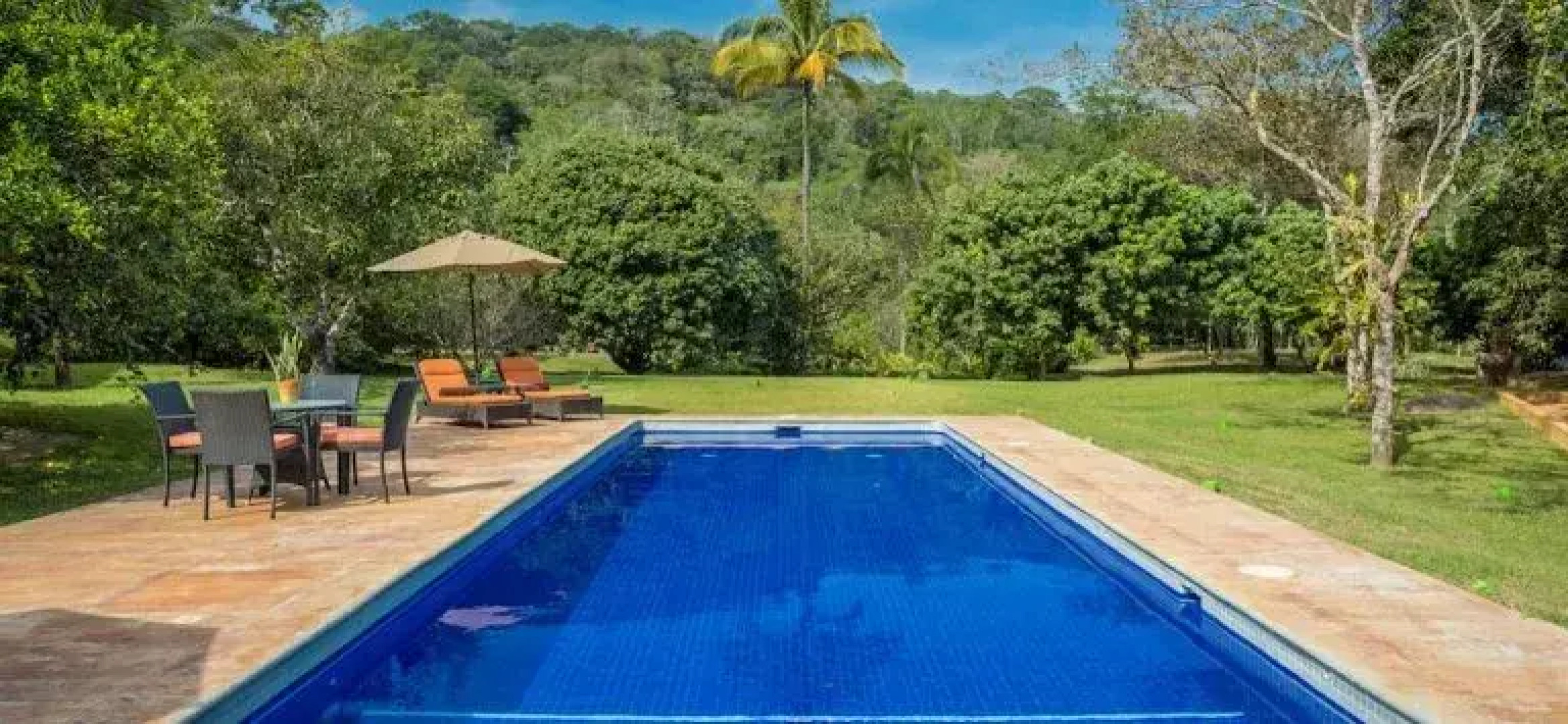 Villa Azalea Inn & Organic Farm