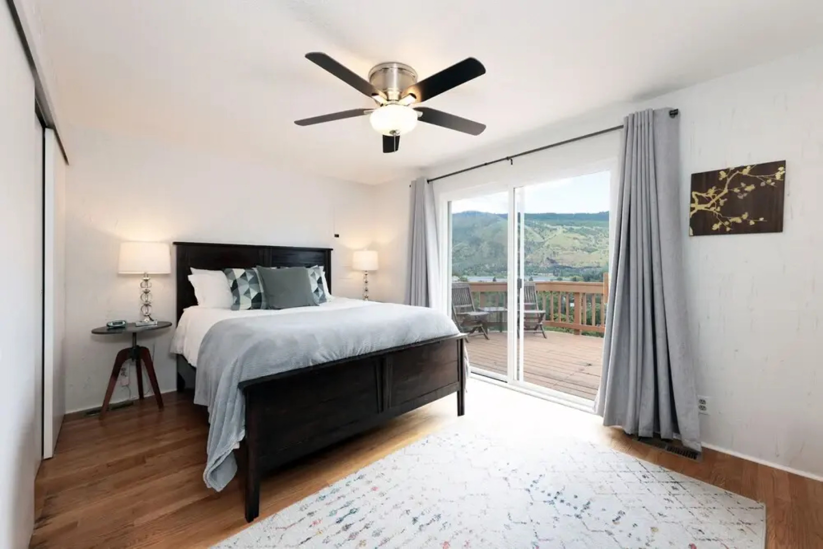 Point Lyle 3 Bedroom Home by RedAwning