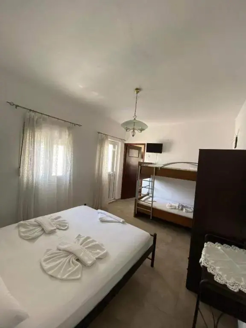 Giannis-Kleopatra House 1