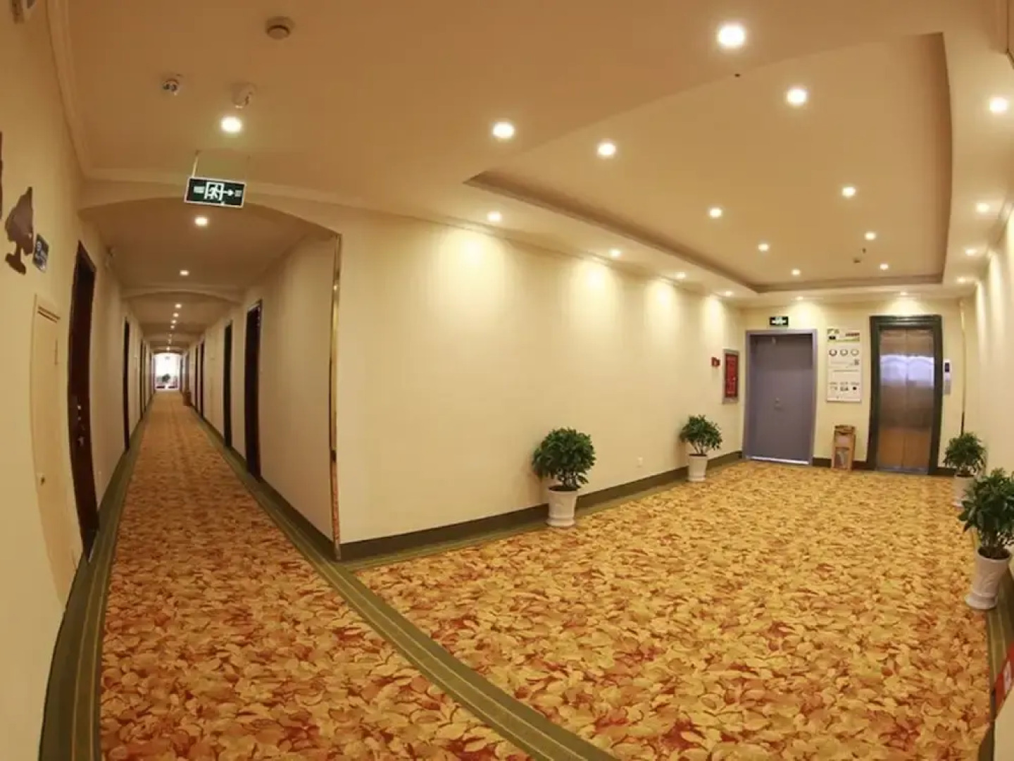 GreenTree Inn Huaian North Chengde Road Sakura Park Phoenix Palace Hot