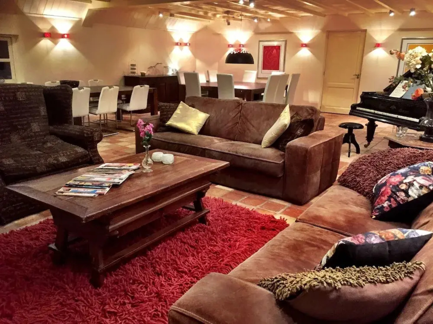 Lush Holiday Home in Oeffelt with 2 Saunas & Hot Tubs