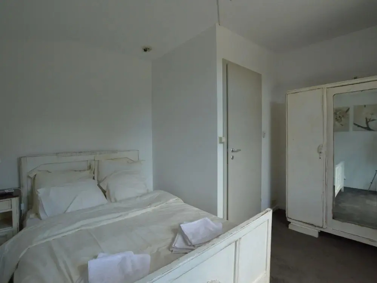 Fantastic House Lake Front, Pedalo Boats, Close to Spa