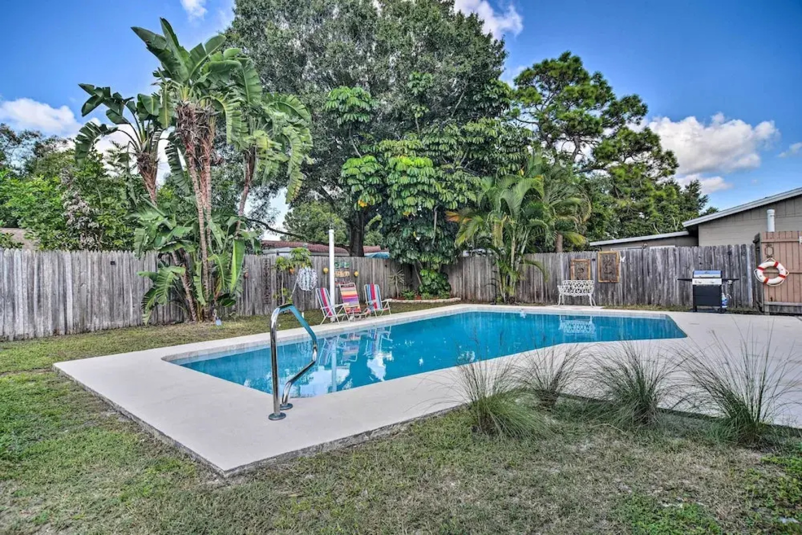 6 Mi to Beaches: Seminole Retreat w/ Pool