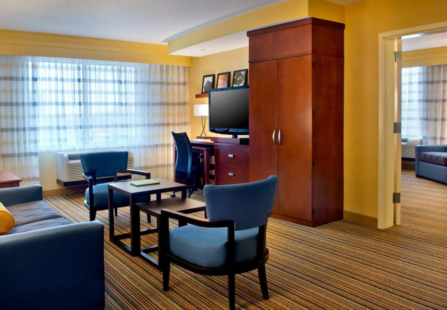 Courtyard by Marriott Newark Downtown