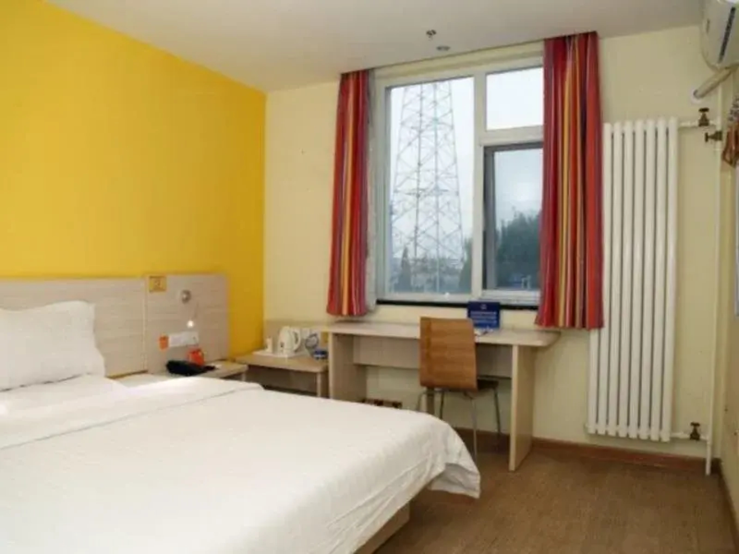 7 Days Inn (Beijing Liujiayao Metro Station Songzhuang Road)