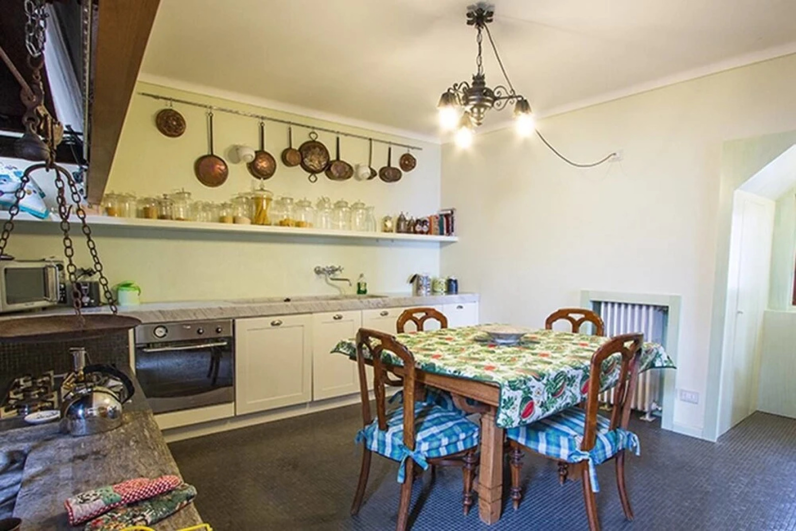 Authentic 3 bed Apartment With Amazing Lake Views