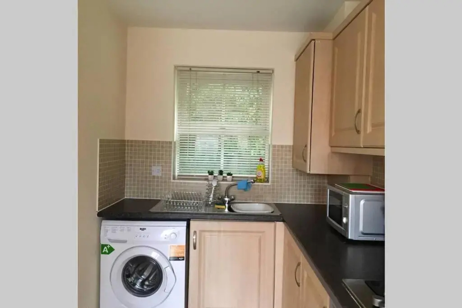 Silver Stag, High-end, Modern 3 double bedroom with parking