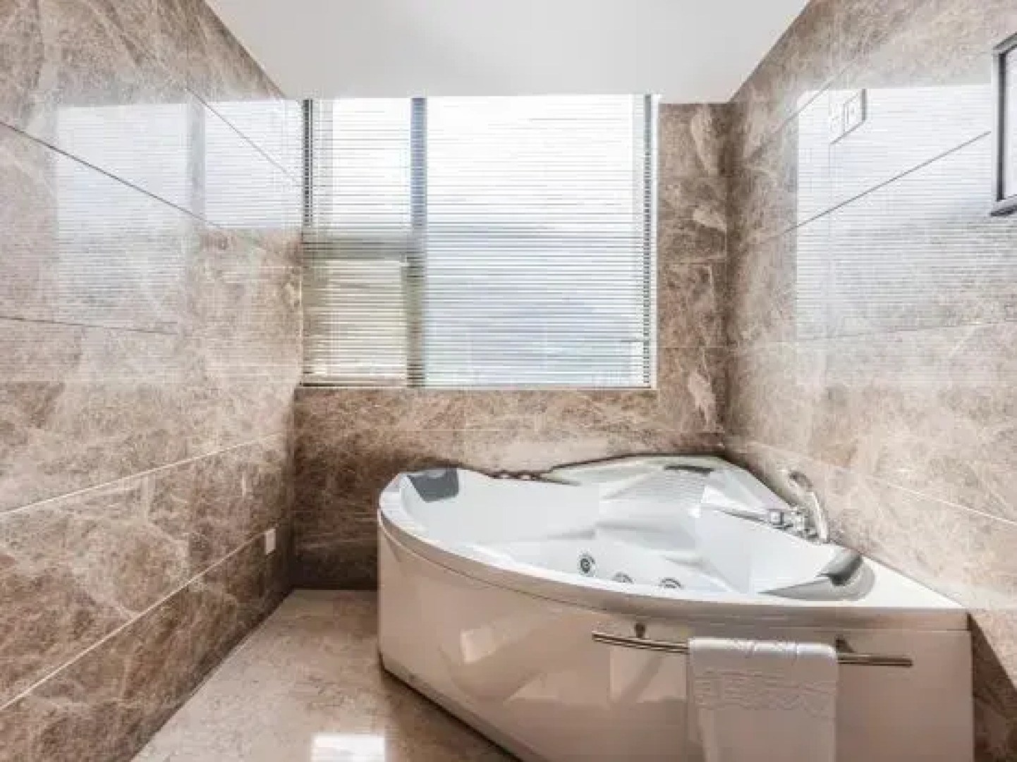 Yunhe Huangcheng International Hotel