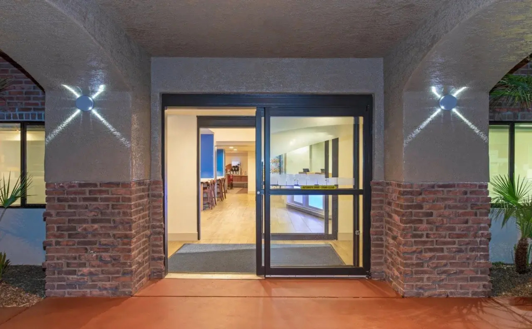 Holiday Inn Express and Suites Phoenix Tempe - University