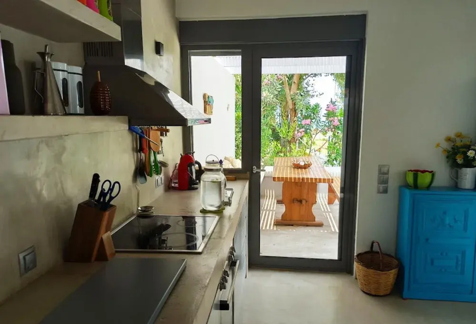 Beach Villa Next To The Waves