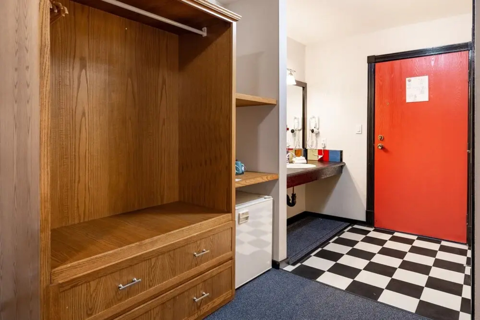 The Bulldog Hotel Silver Star