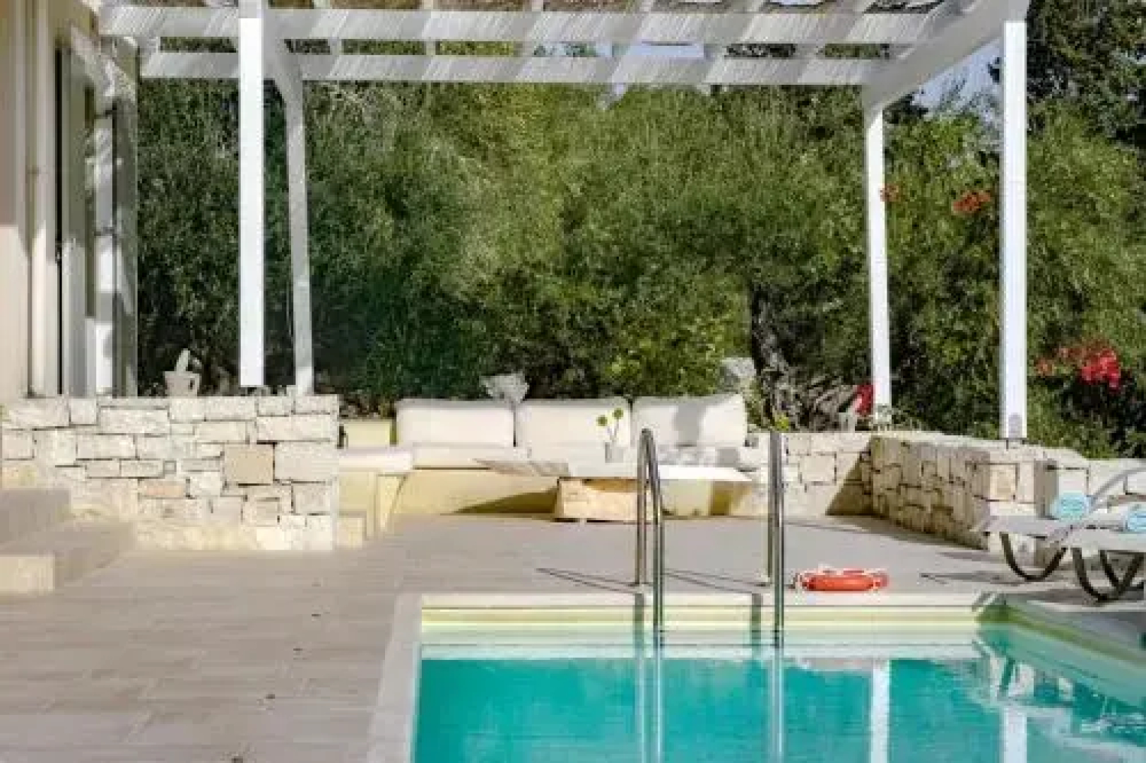 Apeiron II Villa